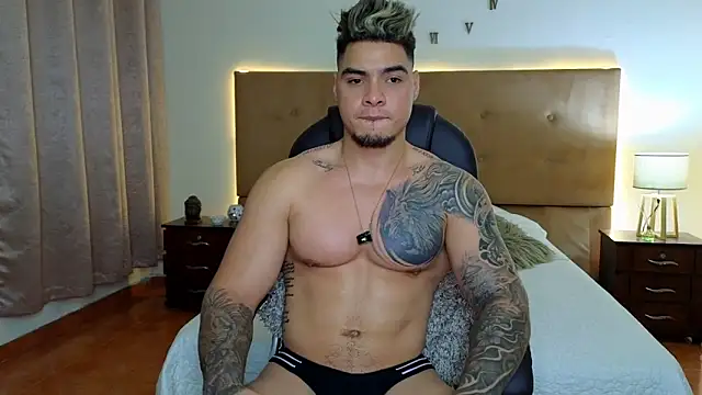 Snapshot of Steven_Velez chatting on October 4, 2:49 am Steven Velez online show from October 4, 2:49 am