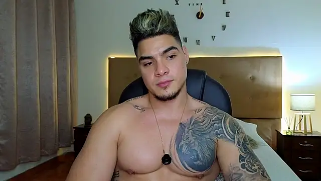 Snapshot of Steven_Velez chatting on October 7, 4:49 am Steven Velez online show from October 7, 4:49 am