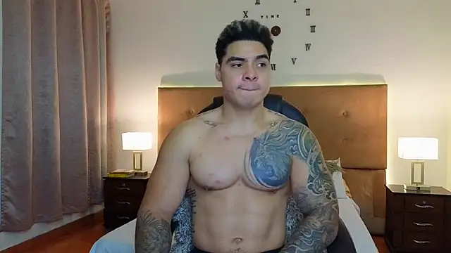 Steven Velez online show from April 25, 2:25 am