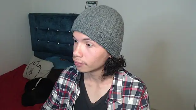 Xoxo Smiles online show from November 3, 12:37 am