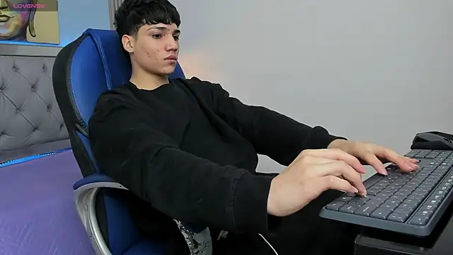 SamBlack  online show from April 25, 1:36 pm