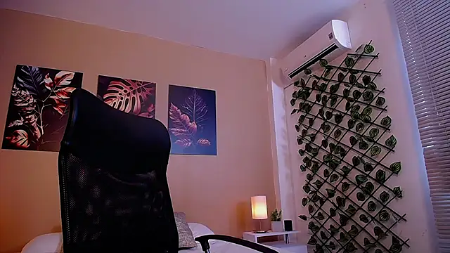 ChristopherBlack  online show from November 5, 1:13 pm