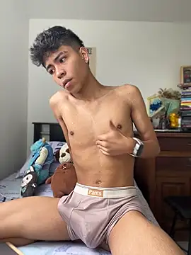 MaxiWildd online show from June 10, 1:34 pm