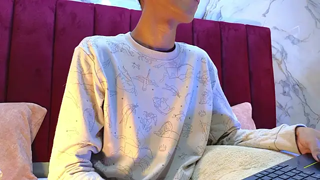 PrincePoppy online show from February 2, 9:34 pm