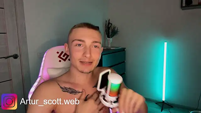 Artur  Skott online show from December 4, 10:17 pm