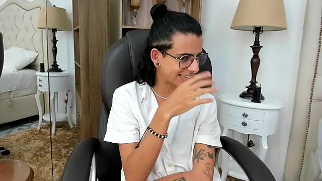 Ibratxandy online show from February 24, 9:15 pm