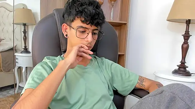 Ibratxandy online show from June 3, 2:33 pm