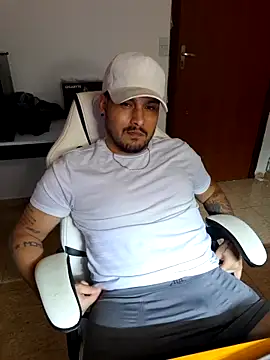 Mineirinhoot online show from December 23, 3:59 am