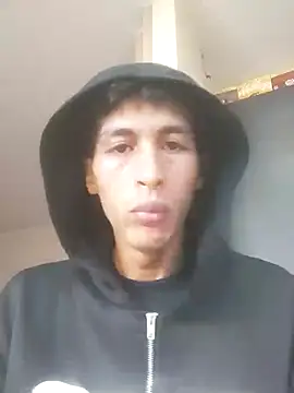 Snapshot of lusiboy96 chatting on September 29, 7:51 am lusiboy96 online show from September 29, 7:51 am