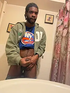 BigBDMari online show from November 17, 8:06 am