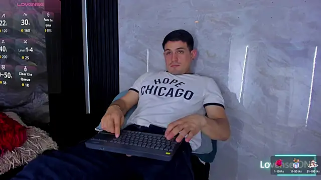 Snapshot of William_Steel_ chatting on October 16, 3:36 am William Steel online show from October 16, 3:36 am