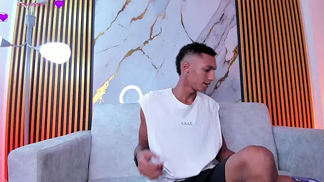 Snapshot of JulienSaint chatting on September 10, 12:04 pm JulienSaint online show from September 10, 12:04 pm