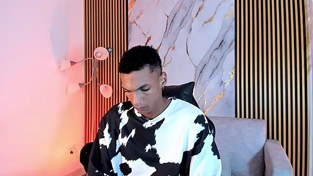 Snapshot of JulienSaint chatting on October 3, 12:21 pm JulienSaint online show from October 3, 12:21 pm