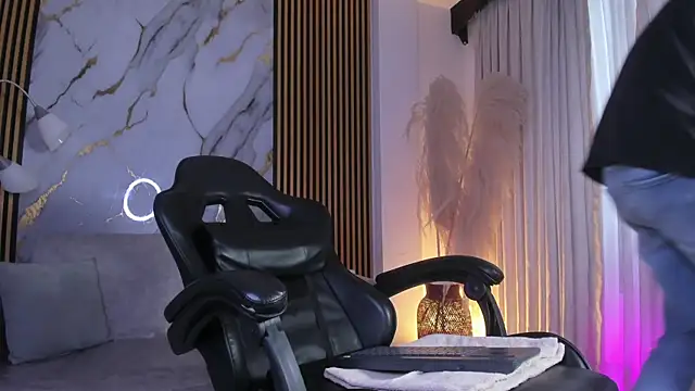 JulienSaint online show from March 23, 12:22 pm