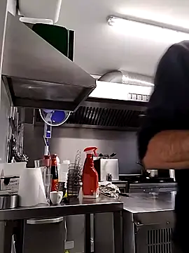 hotmen83 online show from October 3, 7:13 am