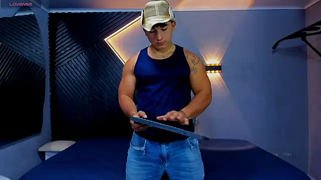 Horny nick18 online show from June 8, 1:01 pm