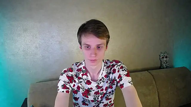 yes cute boy  online show from March 10, 9:32 pm