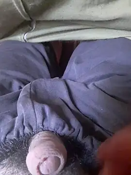 Snapshot of Brongiep chatting on September 13, 5:19 am Brongiep online show from September 13, 5:19 am