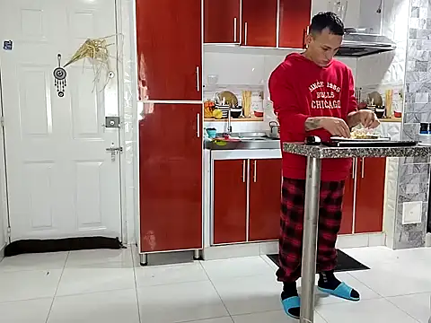 Masterblue hot online show from March 4, 8:05 pm