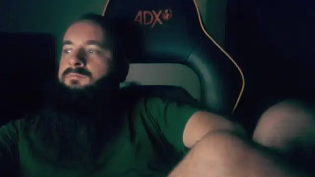 LondonMan1988 online show from October 26, 6:43 pm