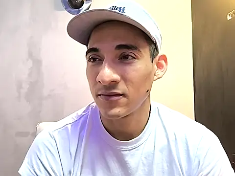 Snapshot of jhonny_thes28 chatting on October 16, 1:24 am jhonny thes28 online show from October 16, 1:24 am