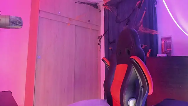 CorvisXnc0012 online show from November 2, 4:39 am