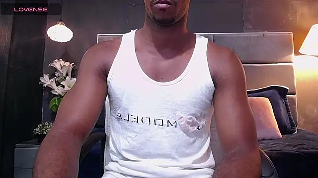 Snapshot of blackbignude chatting on October 15, 1:35 am blackbignude online show from October 15, 1:35 am