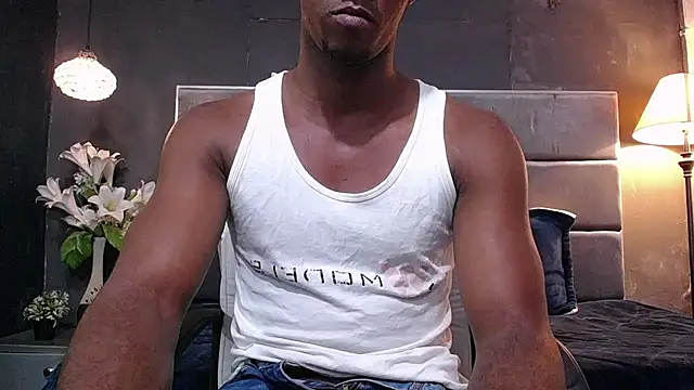 Snapshot of blackbignude chatting on October 18, 1:54 am blackbignude online show from October 18, 1:54 am