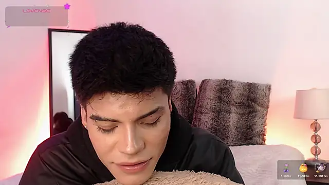 Snapshot of Dulcey_ chatting on October 18, 5:56 am Dulcey online show from October 18, 5:56 am