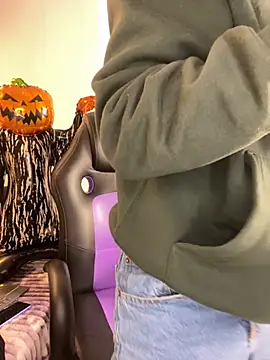 AdrianRinaldi online show from November 1, 8:13 pm