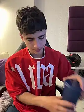 AdrianRinaldi online show from November 24, 10:00 pm