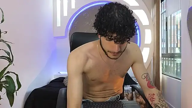 Rafael Mendezz online show from October 18, 9:31 pm