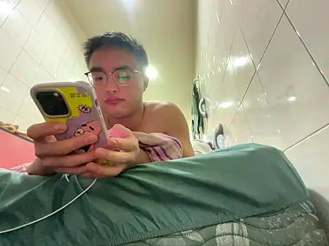 greenteazhang online show from December 18, 5:53 pm