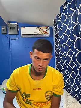 Snapshot of CHARLY-- chatting on October 1, 12:36 am CHARLY-- online show from October 1, 12:36 am