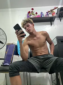 Snapshot of CHARLY-- chatting on September 13, 6:36 am CHARLY-- online show from September 13, 6:36 am