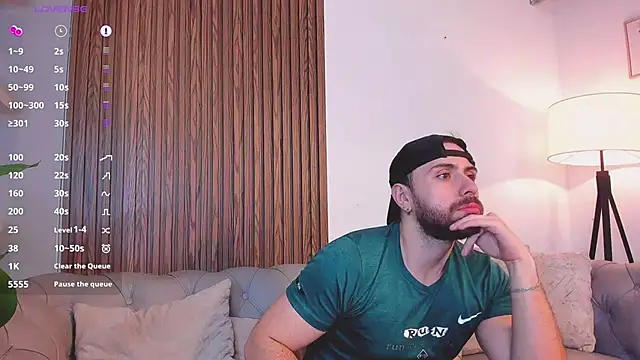 Maximo Wolff online show from April 9, 8:15 pm