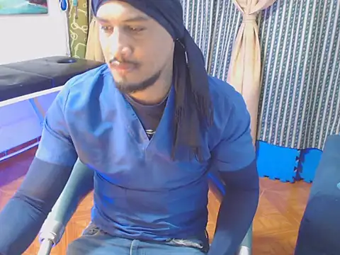 Snapshot of ElCaballeroNegro24 chatting on October 19, 4:17 am ElCaballeroNegro24 online show from October 19, 4:17 am