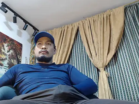 Snapshot of ElCaballeroNegro24 chatting on October 5, 11:53 pm ElCaballeroNegro24 online show from October 5, 11:53 pm
