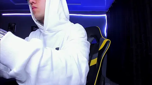 alexgiraldo   online show from October 29, 10:07 am