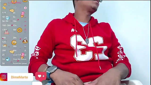 Snapshot of mike_black_22 chatting on October 13, 4:02 pm mike black 22 online show from October 13, 4:02 pm