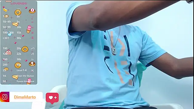 Snapshot of mike_black_22 chatting on October 3, 2:11 pm mike black 22 online show from October 3, 2:11 pm