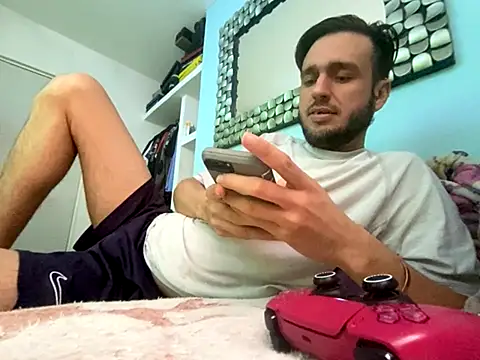 Snapshot of Alexitho25 chatting on September 21, 7:36 pm Alexitho25 online show from September 21, 7:36 pm