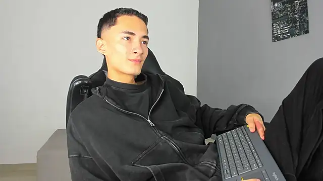 Snapshot of ritchie_alameda chatting on October 18, 11:26 am ritchie alameda online show from October 18, 11:26 am