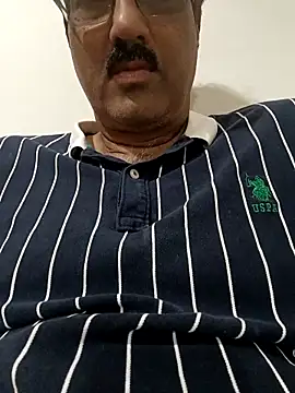 moonflower25 online show from November 12, 6:30 am