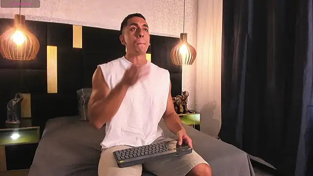 Lucio  Fox online show from June 11, 12:03 pm