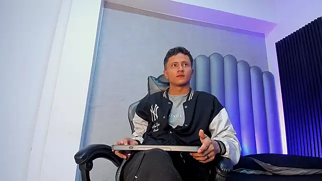  Leohot  online show from November 5, 3:30 am