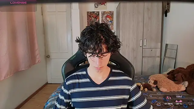 Nude Boy18 online show from April 22, 6:30 am