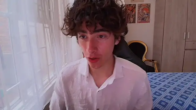 Nude Boy18 online show from October 30, 7:37 pm