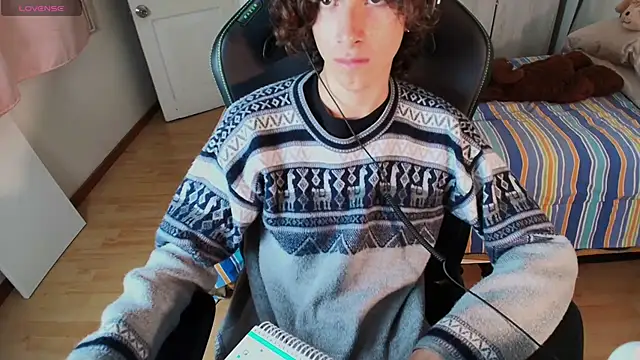 Nude Boy18 online show from March 12, 1:02 am