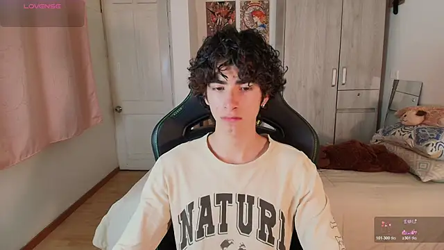 Nude Boy18 online show from April 23, 8:30 am